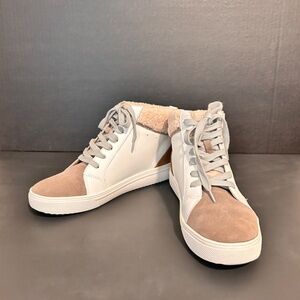 Blondo Womens Waterproof Sneakers, Size 8M